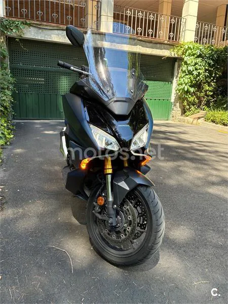 Honda Forza 750 – Vista 3