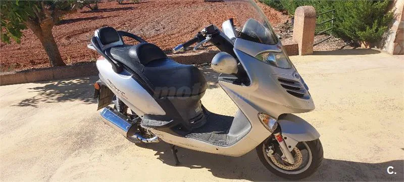 Kymco Grand Dink 125 – Vista 2