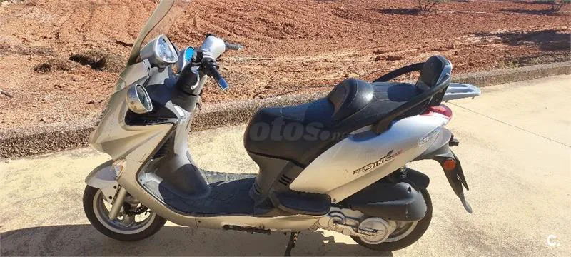 Kymco Grand Dink 125 – Vista 3