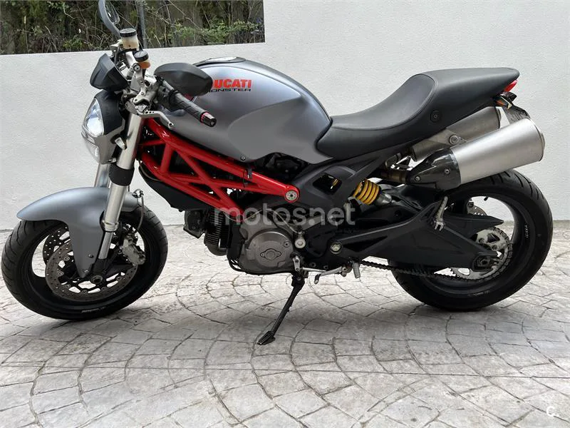 Ducati Monster 696 – Vista 1