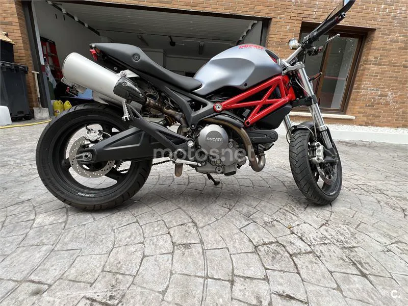 Ducati Monster 696 – Vista 2