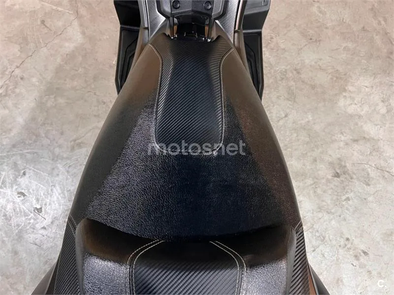 Kymco AK 550 – Vista 12
