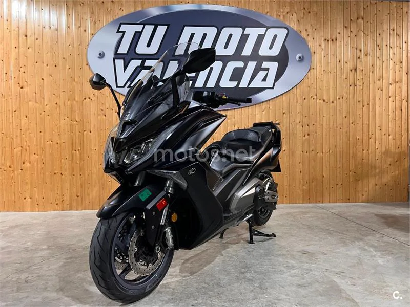 Kymco AK 550 – Vista 3