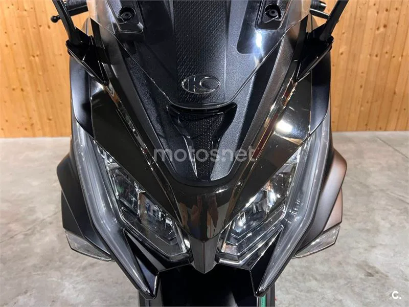 Kymco AK 550 – Vista 27