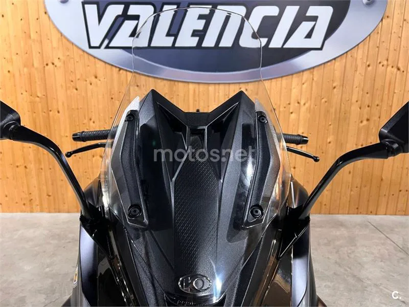 Kymco AK 550 – Vista 28