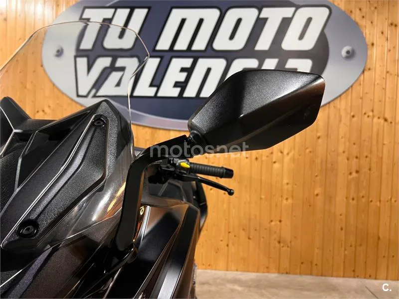 Kymco AK 550 – Vista 29