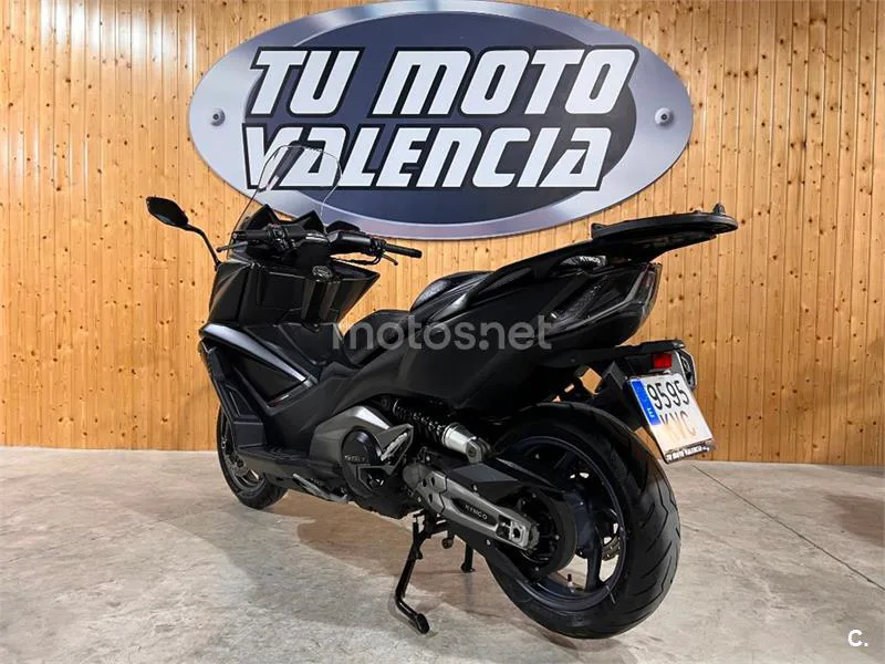 Kymco AK 550 – Vista 4
