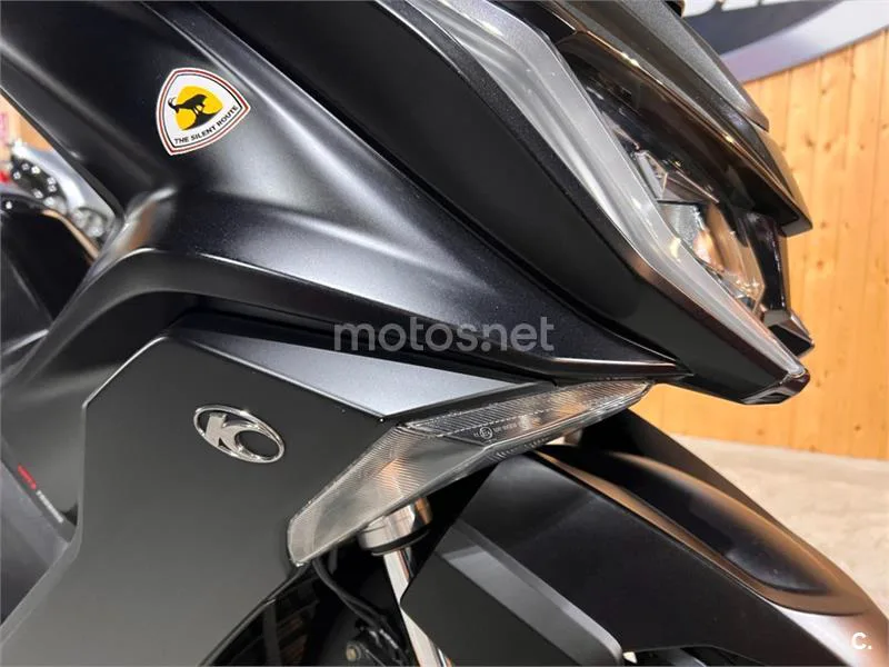 Kymco AK 550 – Vista 34