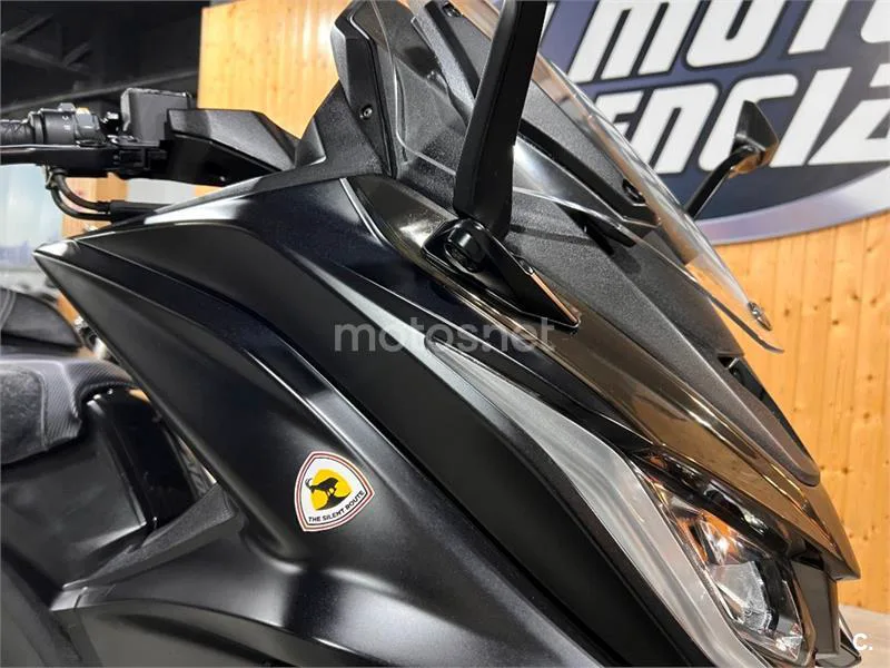 Kymco AK 550 – Vista 40