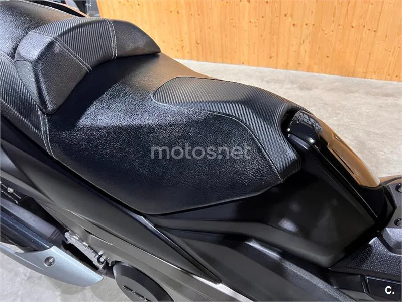 Kymco AK 550 – Vista 48