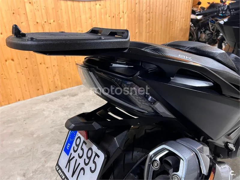 Kymco AK 550 – Vista 50