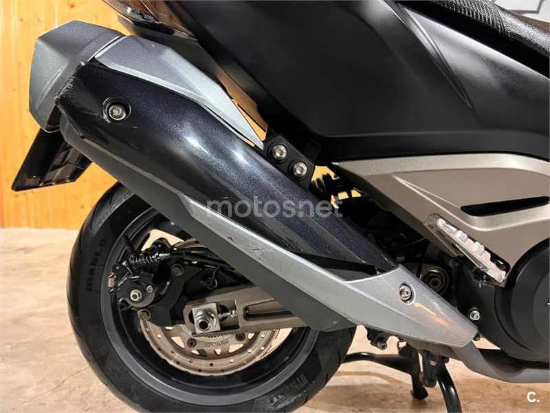 Kymco AK 550 – Vista 53
