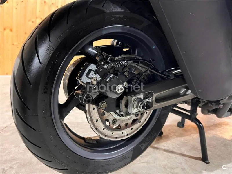 Kymco AK 550 – Vista 54