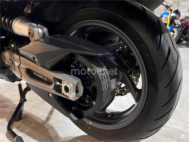 Kymco AK 550 – Vista 57
