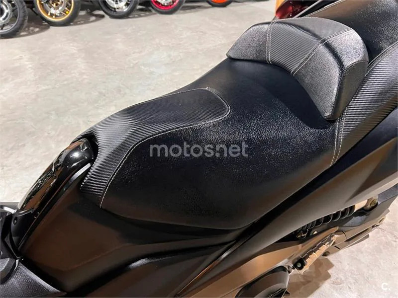 Kymco AK 550 – Vista 60