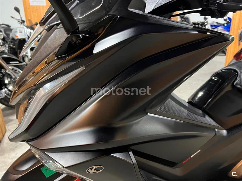 Kymco AK 550 – Vista 67
