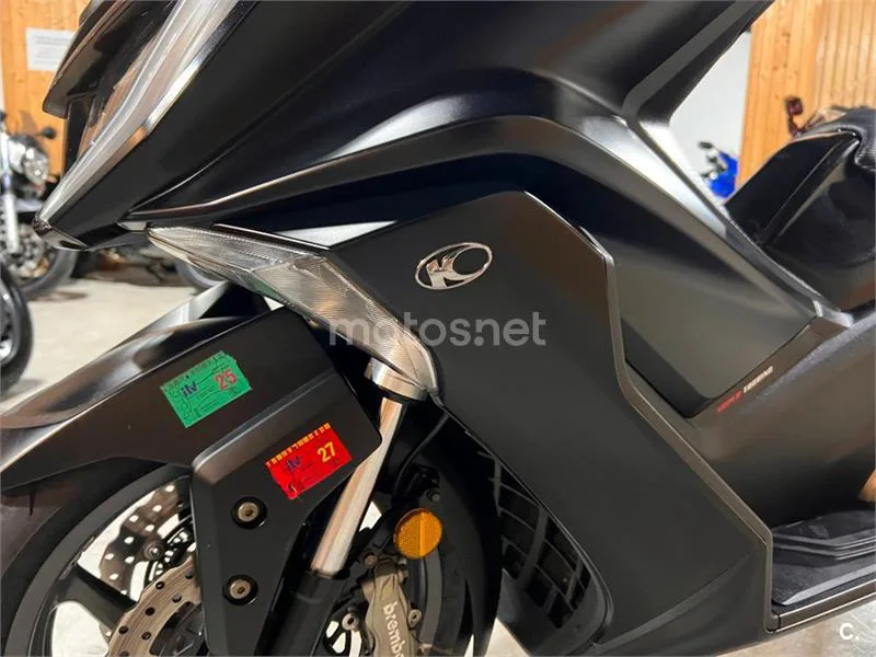 Kymco AK 550 – Vista 68