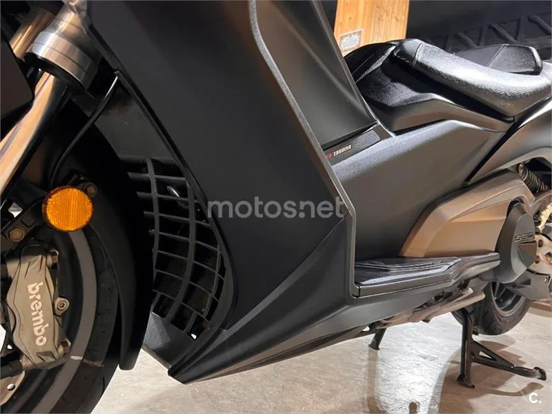 Kymco AK 550 – Vista 69