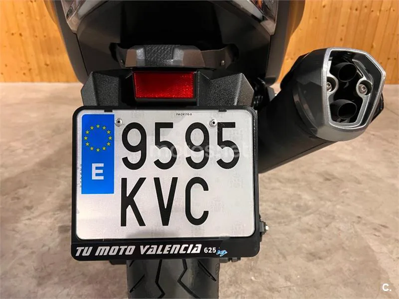 Kymco AK 550 – Vista 8