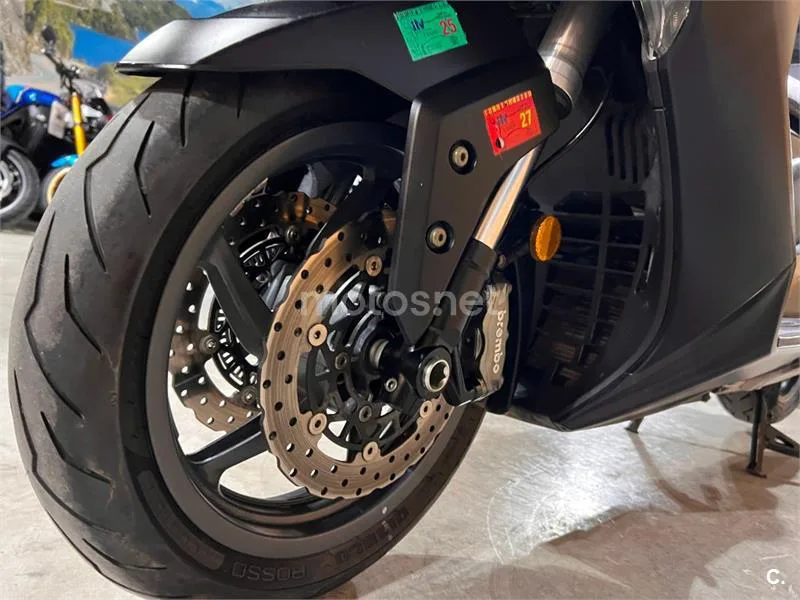Kymco AK 550 – Vista 74
