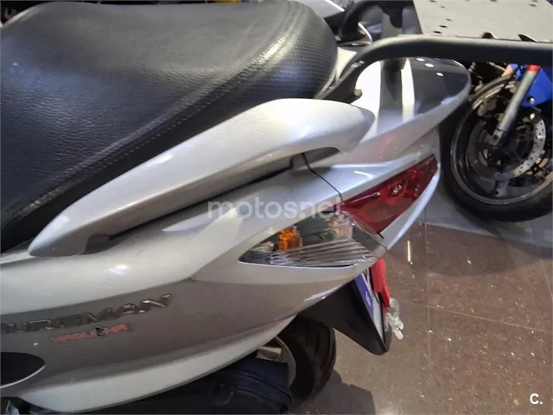Suzuki Burgman 125 – Vista 15