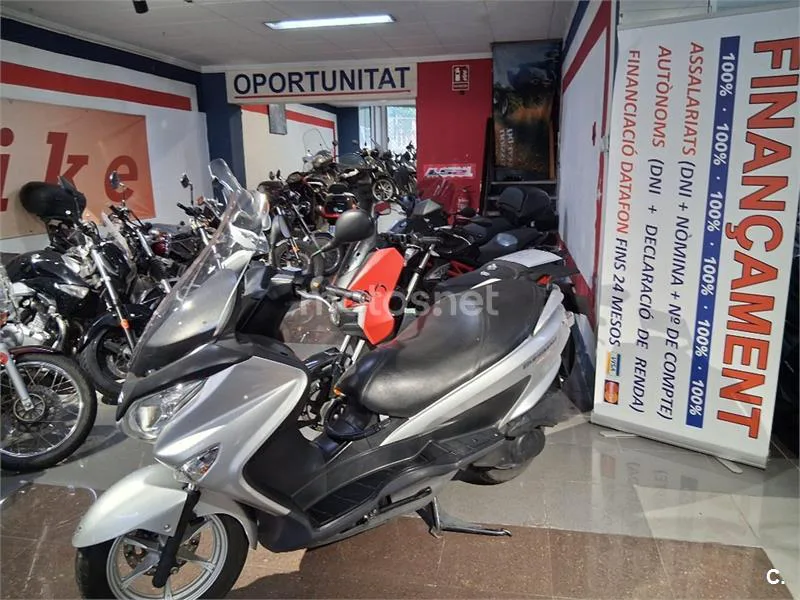 Suzuki Burgman 125 – Vista 20