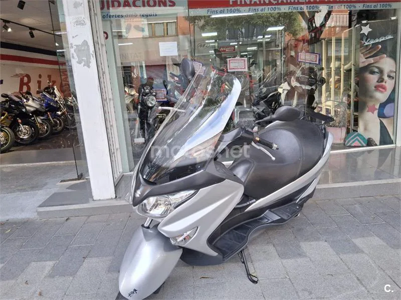 Suzuki Burgman 125 – Vista 3