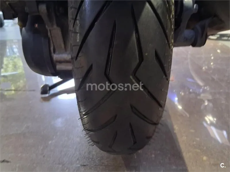 Suzuki Burgman 125 – Vista 10