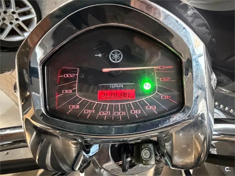 Yamaha XVS 1300A Midnight Star – Vista 7