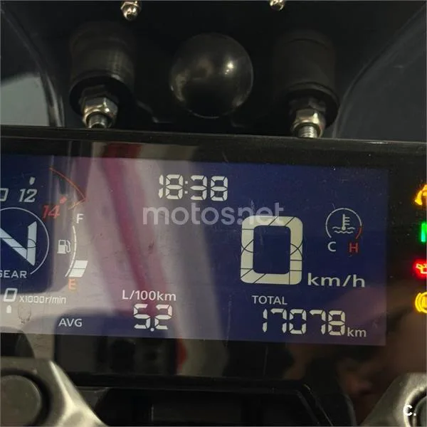 Honda CB 650 R – Vista 15