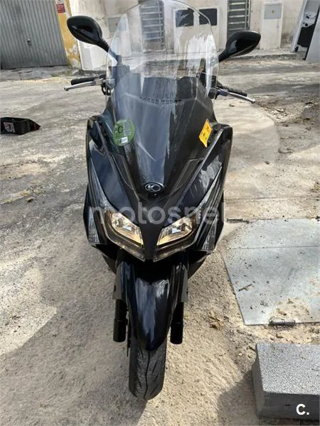 Kymco Grand Dink 300 – Vista 3
