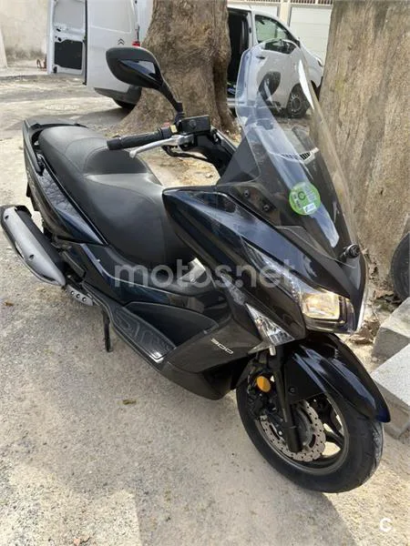 Kymco Grand Dink 300 – Vista 4
