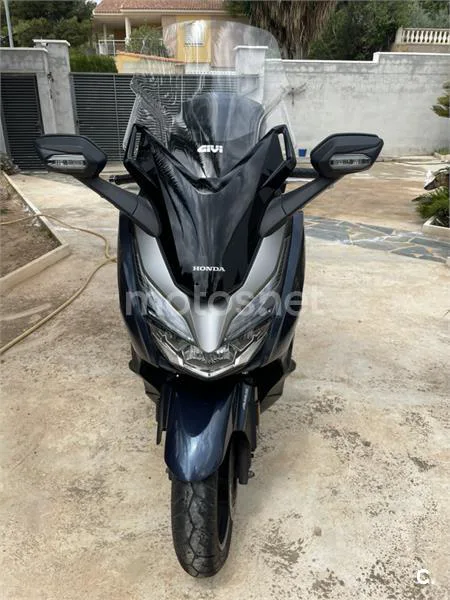 Honda Forza – Vista 2
