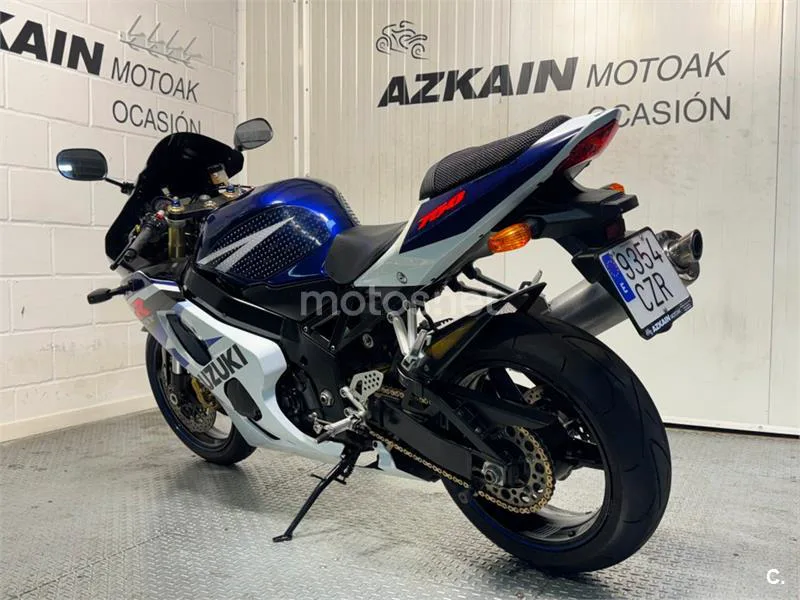 Suzuki GSX-R750 – Vista 4