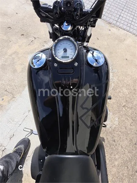 Harley-Davidson Dyna Street Bob – Vista 6