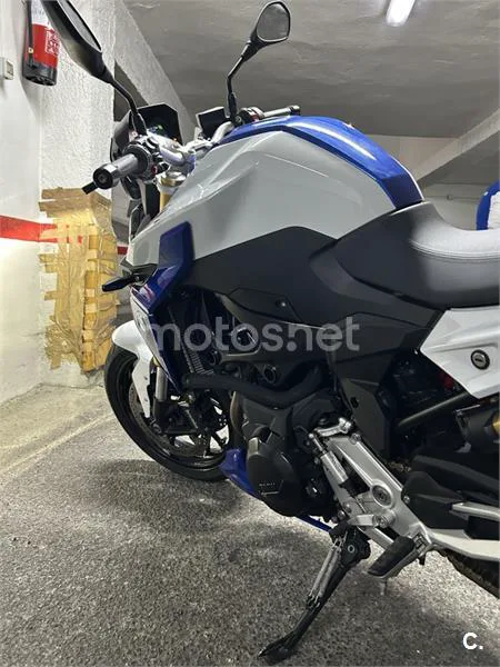 BMW F 900 R – Vista 3