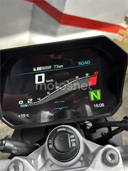 BMW F 900 R – Vista 4