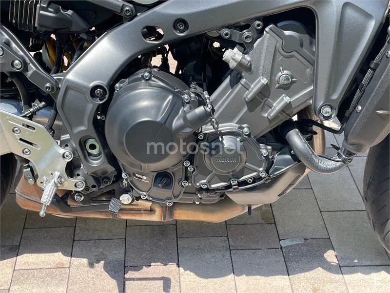 Yamaha MT-09 – Vista 12