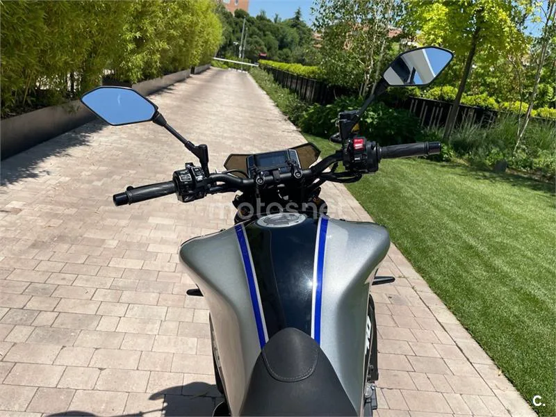 Yamaha MT-09 – Vista 14