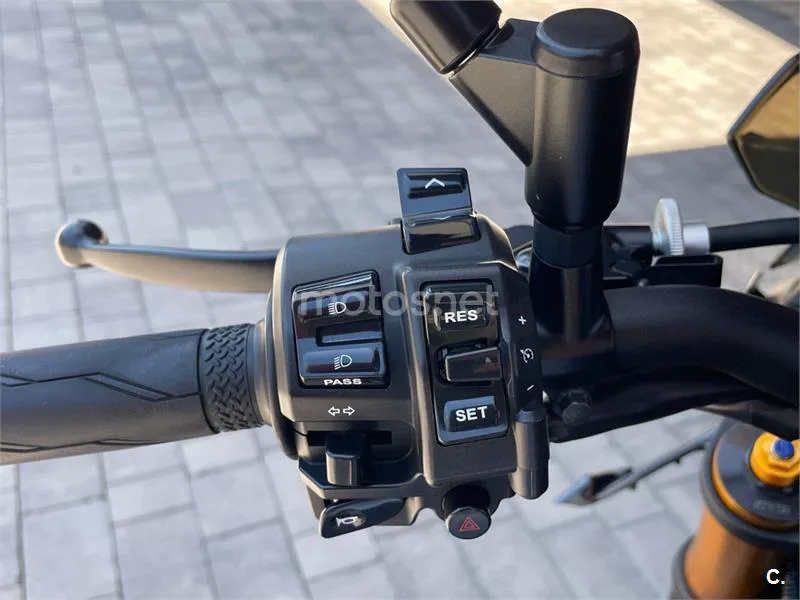 Yamaha MT-09 – Vista 15