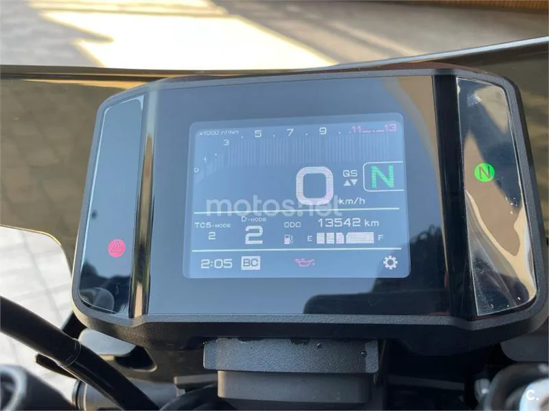 Yamaha MT-09 – Vista 16
