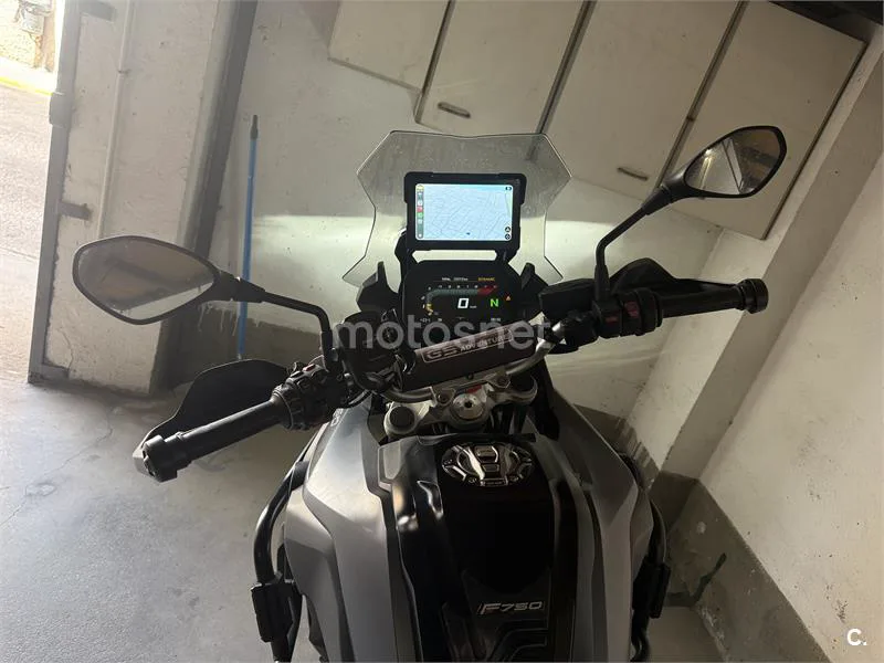BMW F 750 – Vista 18