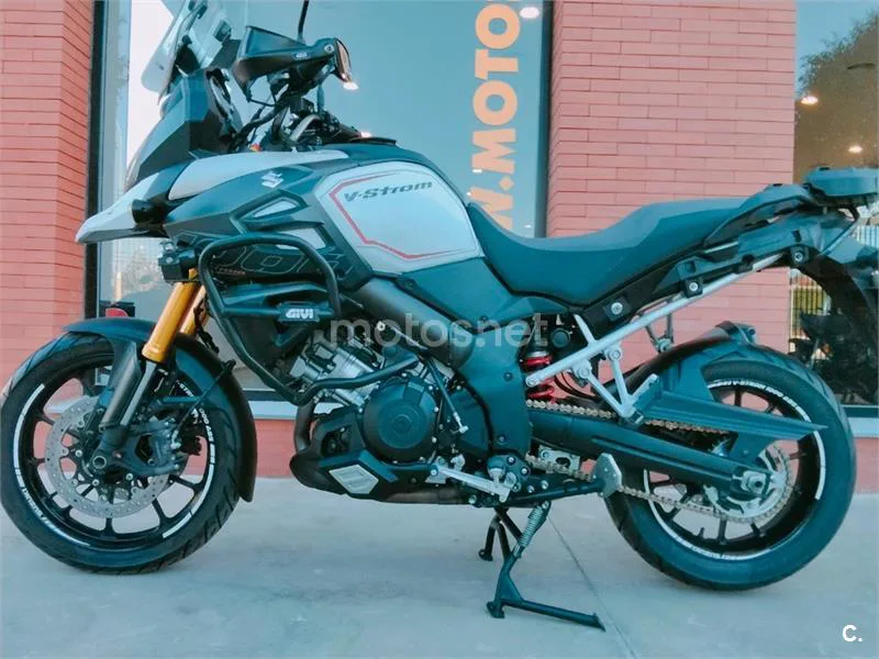 Suzuki V-Strom 1000 – Vista 16