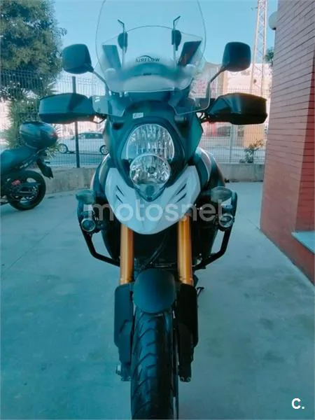 Suzuki V-Strom 1000 – Vista 3