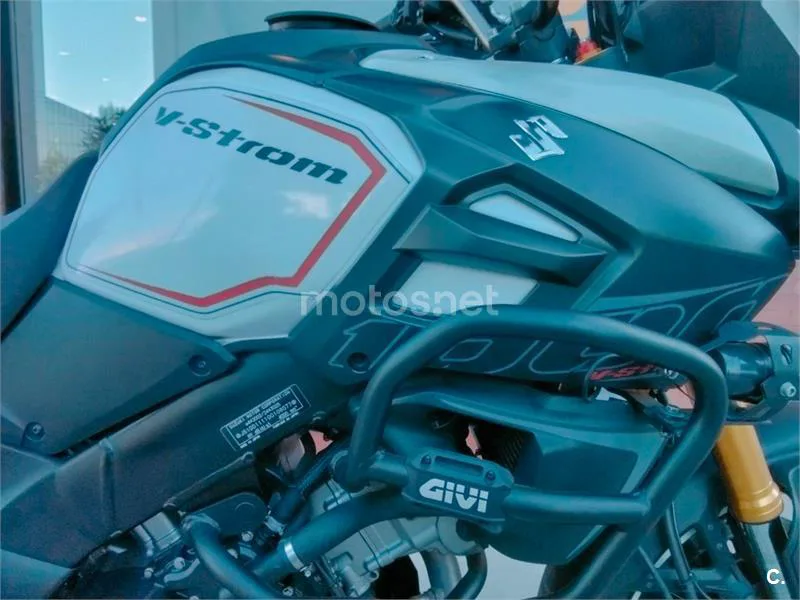 Suzuki V-Strom 1000 – Vista 21
