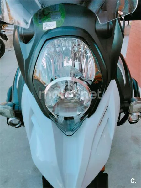 Suzuki V-Strom 1000 – Vista 23