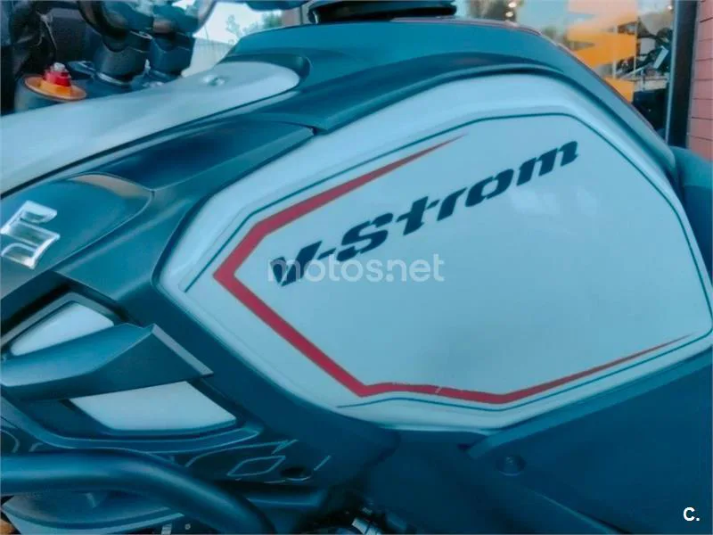 Suzuki V-Strom 1000 – Vista 8