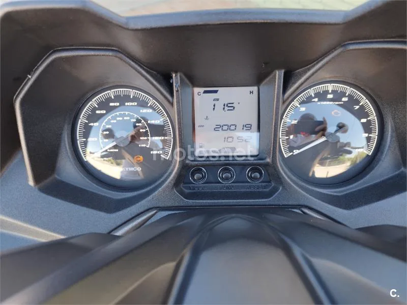 Kymco Grand Dink 300 – Vista 2