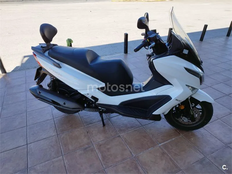 Kymco Grand Dink 300 – Vista 3