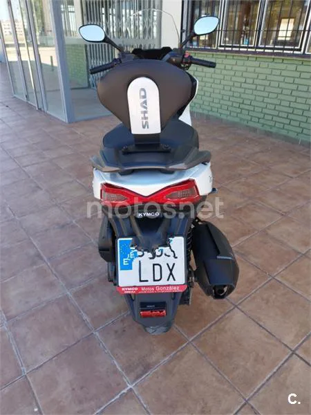 Kymco Grand Dink 300 – Vista 4
